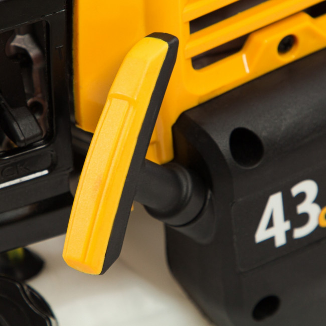 Триммер бензиновый DT 43, 43 см3, 2.5 л. с, неразъемная штанга, состоит из 2 частей Denzel Триммер бензиновый DT 43, 43 см3, 2.5 л. с, неразъемная штанга, состоит из 2 частей Denzel