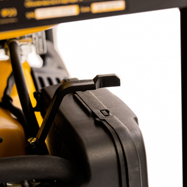 Генератор бензиновый GE 7900, 6.5 кВт, 220 В/50 Гц, 25 л, ручной пуск Denzel Генератор бензиновый GE 7900, 6.5 кВт, 220 В/50 Гц, 25 л, ручной пуск Denzel