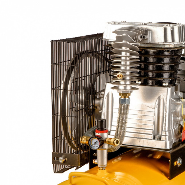 Компрессор DR5500/300, масляный ременный, 10 бар, производительность 850 л/м, мощность 5.5 кВт Denzel Компрессор DR5500/300, масляный ременный, 10 бар, производительность 850 л/м, мощность 5.5 кВт Denzel