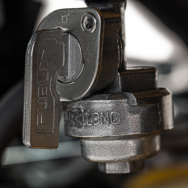 Генератор инверторный GT-2500iF, 2.5 кВт, 230 В, бак 5 л, открытый корпус, ручной старт Denzel ( 94704 )