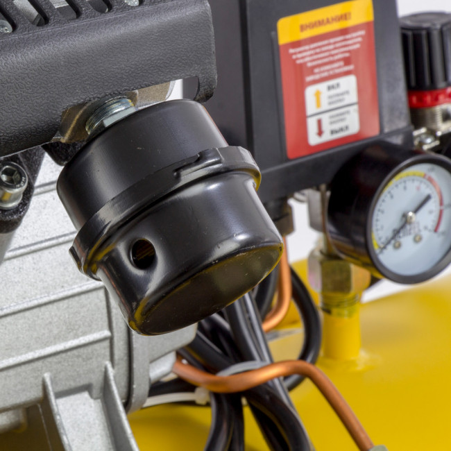 Компрессор воздушный DKV2200/100, Х-PRO 2.2 кВт, 400 л/мин, 100л Denzel