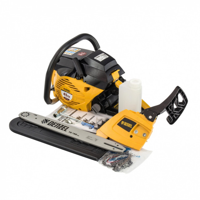 Пила цепная бензиновая DGS-4516, шина 40 см, 45 см3, 3 л.с, шаг 3/8, паз 1.3 мм, 57 звеньев Denzel