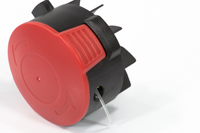 Катушка для триммера, автоматическая, гайка М8 х 1.25 правая, леска 1.6 мм Denzel Катушка для триммера, автоматическая, гайка М8 х 1.25 правая, леска 1.6 мм Denzel