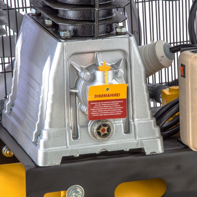 Компрессор DR4000/100, масляный ременный, 10 бар, производительность 690 л/м, мощность 4 кВт Denzel Компрессор DR4000/100, масляный ременный, 10 бар, производительность 690 л/м, мощность 4 кВт Denzel