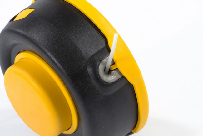 Катушка универсальная триммерная, гайка М10 х 1.25, М8, М12, винт М8-М10, левая резьба, шаг 1.5 мм Denzel Катушка универсальная триммерная, гайка М10 х 1.25, М8, М12, винт М8-М10, левая резьба, шаг 1.5 мм Denzel