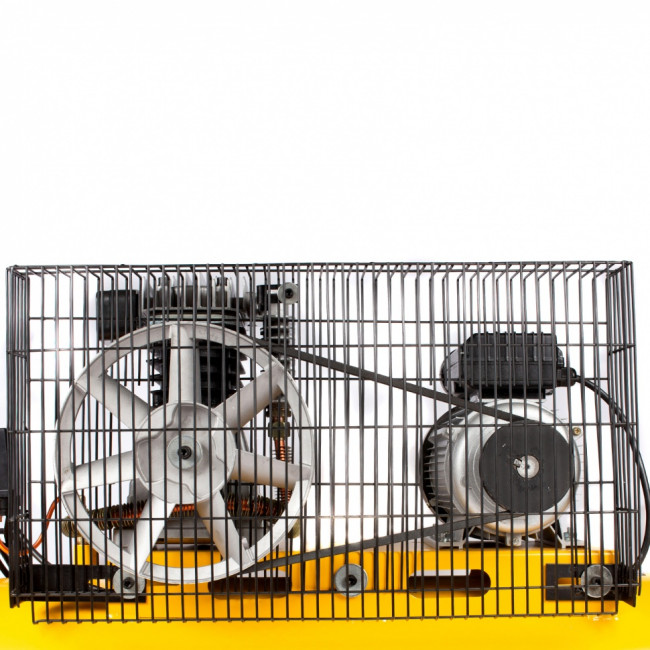 Компрессор воздушный BCI2300/100, ременный привод, 2.3 кВт, 100 литров, 400 л/мин Denzel ( 58114 ) Компрессор воздушный BCI2300/100, ременный привод, 2.3 кВт, 100 литров, 400 л/мин Denzel ( 58114 )