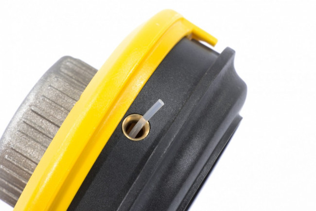 Катушка триммерная полуавтоматическая, легкая заправка лески, гайка M10x1.25, винт M10-M10, алюминиевая кнопка Denzel Катушка триммерная полуавтоматическая, легкая заправка лески, гайка M10x1.25, винт M10-M10, алюминиевая кнопка Denzel