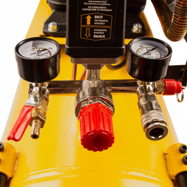 Компрессор воздушный BCW3000-T/100, ременный привод, 3.0 кВт, 100 литров, 520 л/мин Denzel ( 58118 ) Компрессор воздушный BCW3000-T/100, ременный привод, 3.0 кВт, 100 литров, 520 л/мин Denzel ( 58118 )