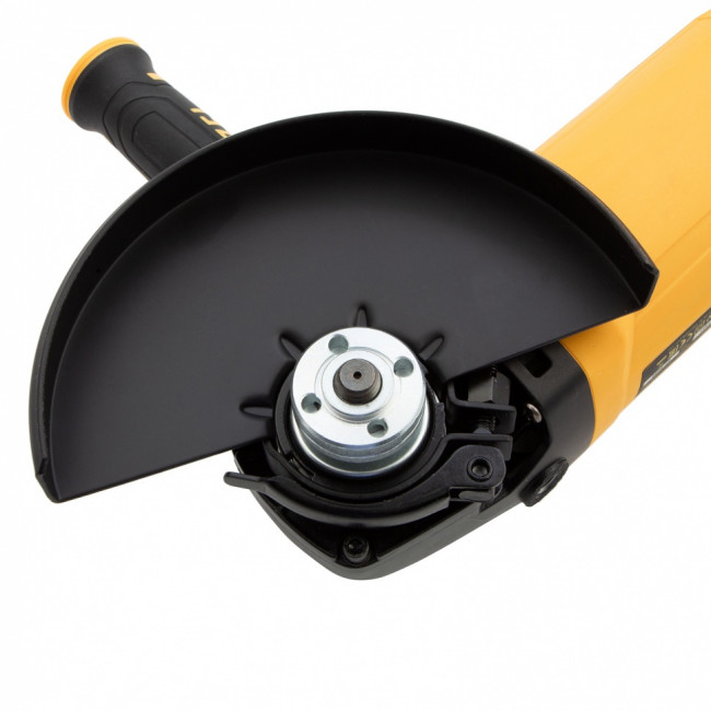 Машина шлифовальная угловая AG180-2000, 2000 Вт, 180 мм, 8500 об/мин Denzel Машина шлифовальная угловая AG180-2000, 2000 Вт, 180 мм, 8500 об/мин Denzel