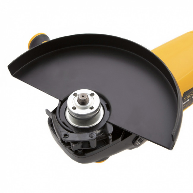 Машина шлифовальная угловая AG230-2600, 2600 Вт, 230 мм, 6000 об/мин Denzel Машина шлифовальная угловая AG230-2600, 2600 Вт, 230 мм, 6000 об/мин Denzel