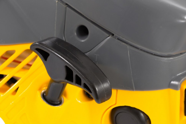 Пила цепная бензиновая GS-38 X-Pro, 38 куб.см, 1.6 кВт, длина шины 40 см, шаг 3/8" Denzel Пила цепная бензиновая GS-38 X-Pro, 38 куб.см, 1.6 кВт, длина шины 40 см, шаг 3/8" Denzel