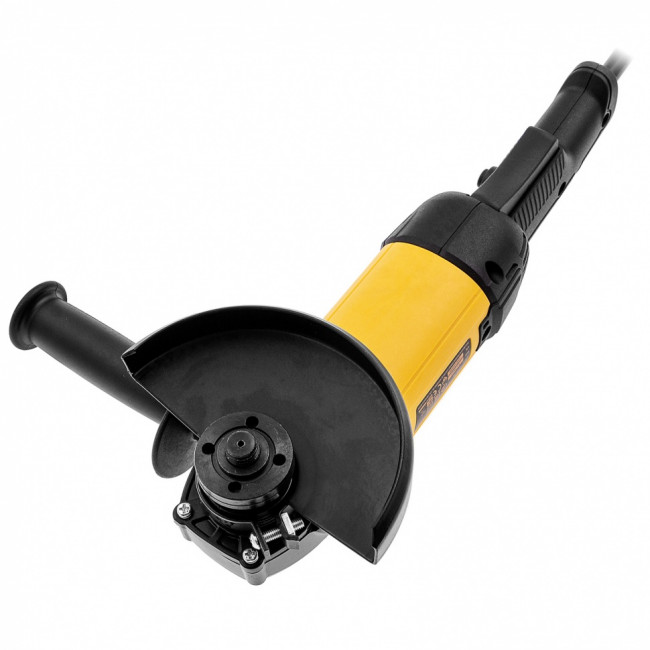 Машина шлифовальная угловая AGH125-1200A, 1200 Вт, 125 мм, 11000 об/мин Denzel ( 26909 ) Машина шлифовальная угловая AGH125-1200A, 1200 Вт, 125 мм, 11000 об/мин Denzel ( 26909 )