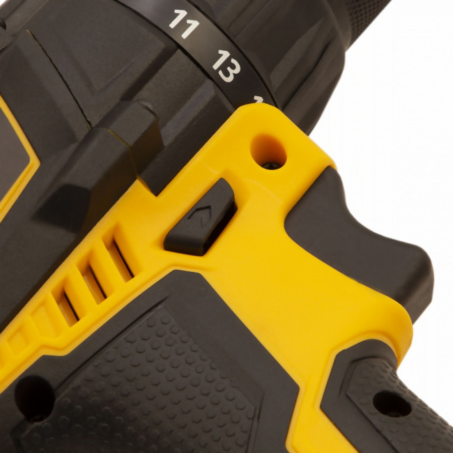 Дрель-шуруповерт аккумуляторная с бесщеточным двигателем BLDL-IB-18-02, Li-Ion, 18 В, 1.5 А/ч, 2 аккумулятора Denzel Дрель-шуруповерт аккумуляторная с бесщеточным двигателем BLDL-IB-18-02, Li-Ion, 18 В, 1.5 А/ч, 2 аккумулятора Denzel