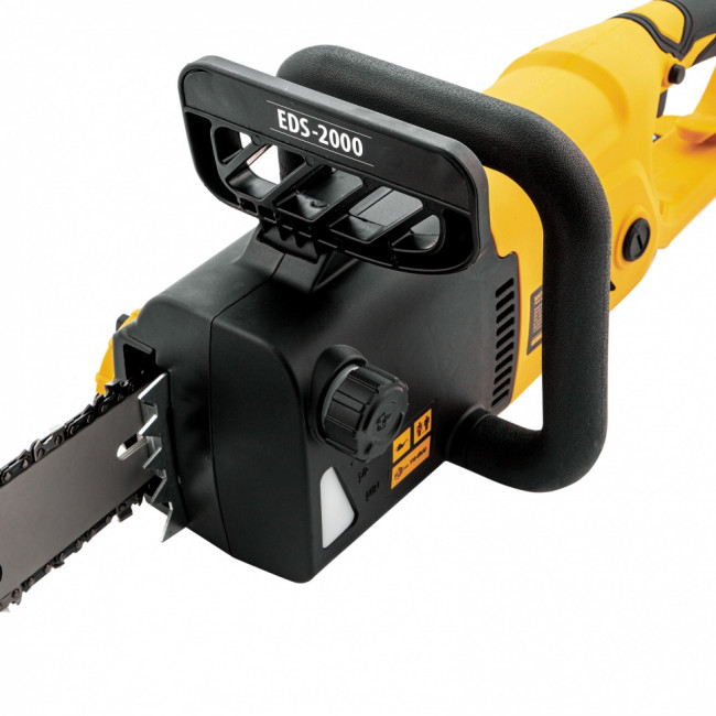 Пила цепная электрическая EDS-2000, 2 кВт,продольная, шина 40 см, шаг 3/8, паз 1.3 мм, 56 звеньев Denzel ( 95618 ) Пила цепная электрическая EDS-2000, 2 кВт,продольная, шина 40 см, шаг 3/8, паз 1.3 мм, 56 звеньев Denzel ( 95618 )