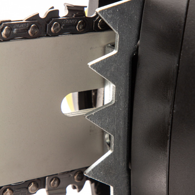 Пила цепная электрическая EDS-2000, 2 кВт,продольная, шина 40 см, шаг 3/8, паз 1.3 мм, 56 звеньев Denzel ( 95618 ) Пила цепная электрическая EDS-2000, 2 кВт,продольная, шина 40 см, шаг 3/8, паз 1.3 мм, 56 звеньев Denzel ( 95618 )