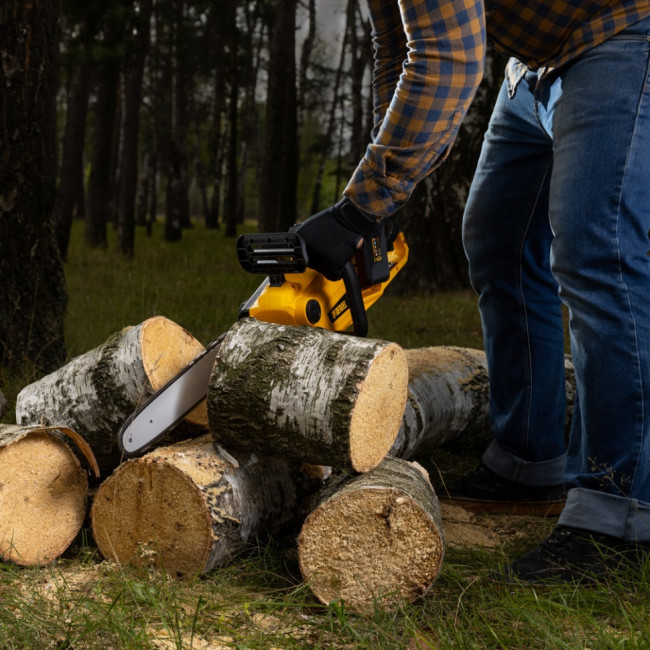 Цепная пила аккумуляторная бесщеточная RCS400-36, Li-ion, 36 В, 4 Ач, шина 400 мм Denzel ( 58610 ) Цепная пила аккумуляторная бесщеточная RCS400-36, Li-ion, 36 В, 4 Ач, шина 400 мм Denzel ( 58610 )