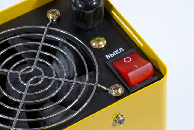 Аппарат инверторный дуговой сварки ММА-200 Compact, 200 А, ПВР 60%, D. 1,6-5 мм Denzel, ( 94336 )