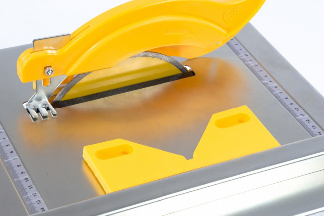 Плиткорез электрический TCD 180 C-1, 600 Вт, диск 180 х 2.2 x 22.2 Denzel Плиткорез электрический TCD 180 C-1, 600 Вт, диск 180 х 2.2 x 22.2 Denzel