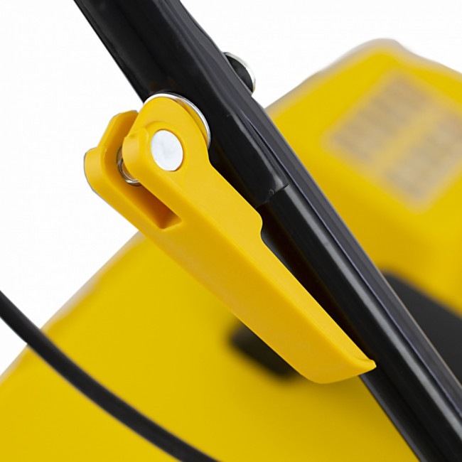 Газонокосилка электрическая GM-2000, 2000 Вт, ширина 43 см, 6 уровней, травосборник 45 л. Denzel Газонокосилка электрическая GM-2000, 2000 Вт, ширина 43 см, 6 уровней, травосборник 45 л. Denzel